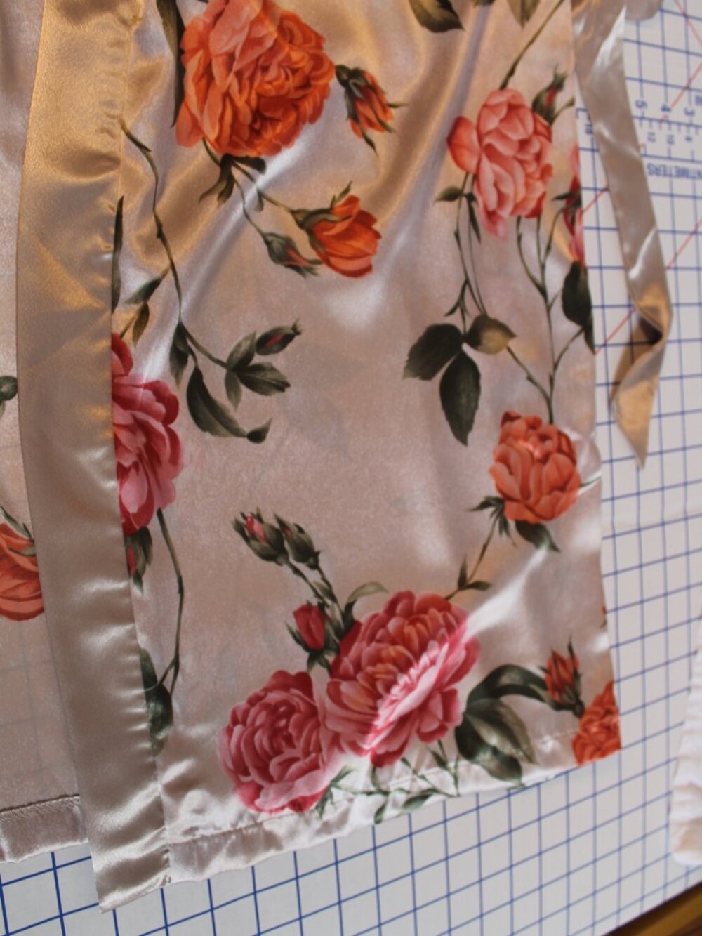 Vintage 90s Elysian Fields Taupe Robe Cabbage Rose NWT Deadstock Large - Picture 9 of 9
